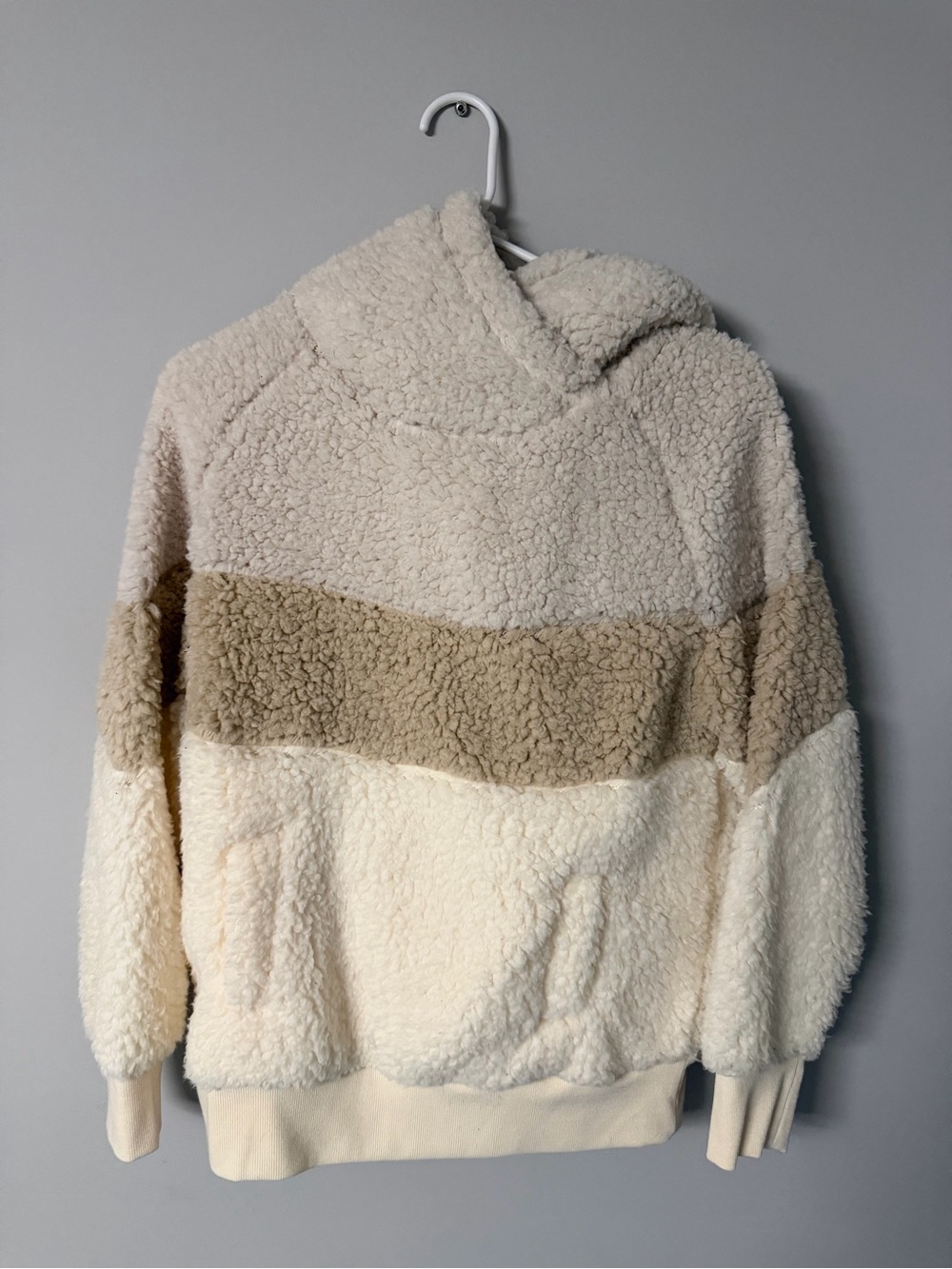 Cozy Colorblock Sherpa Hoodie in Cream & Taupe